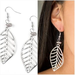 paparazzi Jewelry - BOUGH OUT SILVER EARRINGS paparazzi Jewelry - BOUGH OUT SILVER EARRINGS